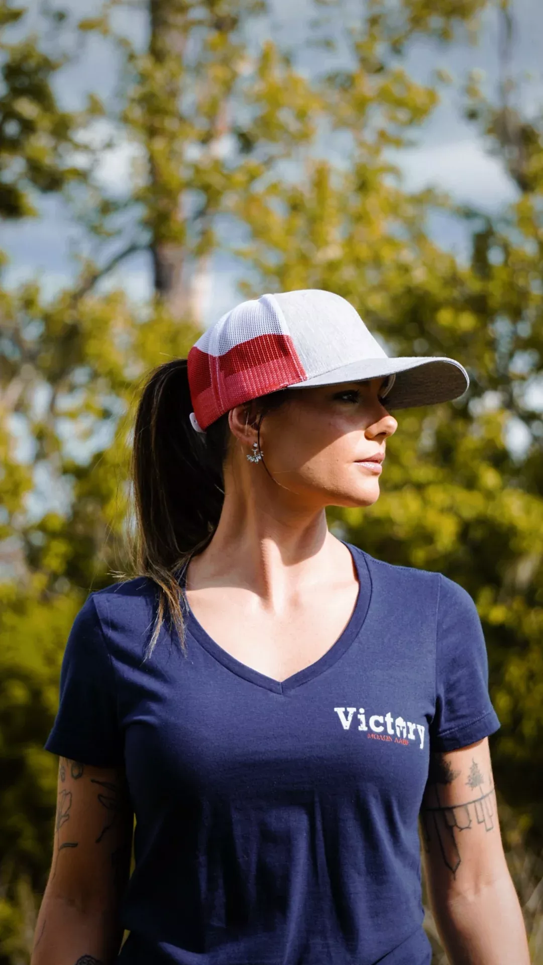Gildan 64V00 adult V-neck T-shirt (Woman's) - Victory